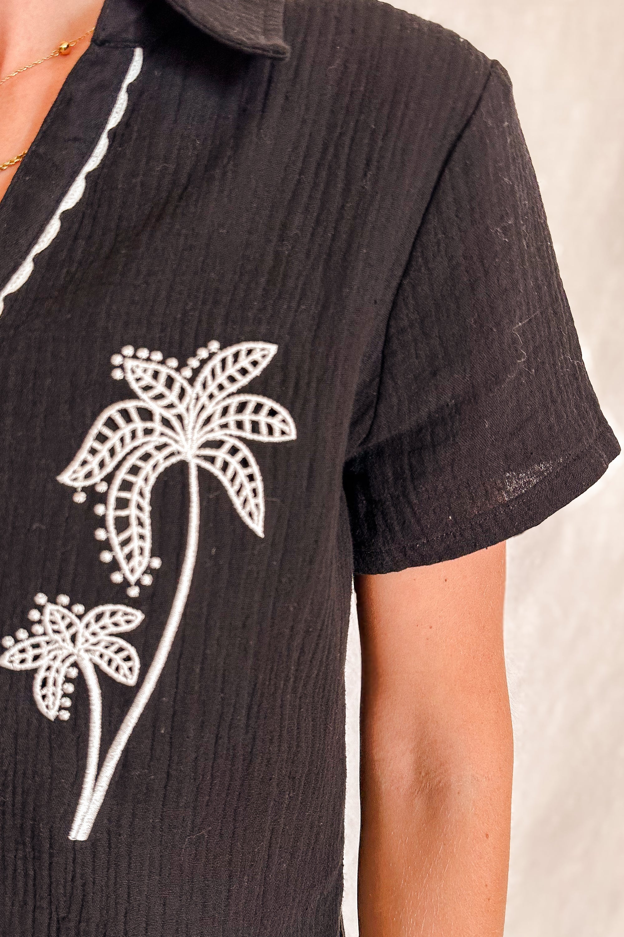 Embroidered Soft Gauze Short Sleeve Top / Black