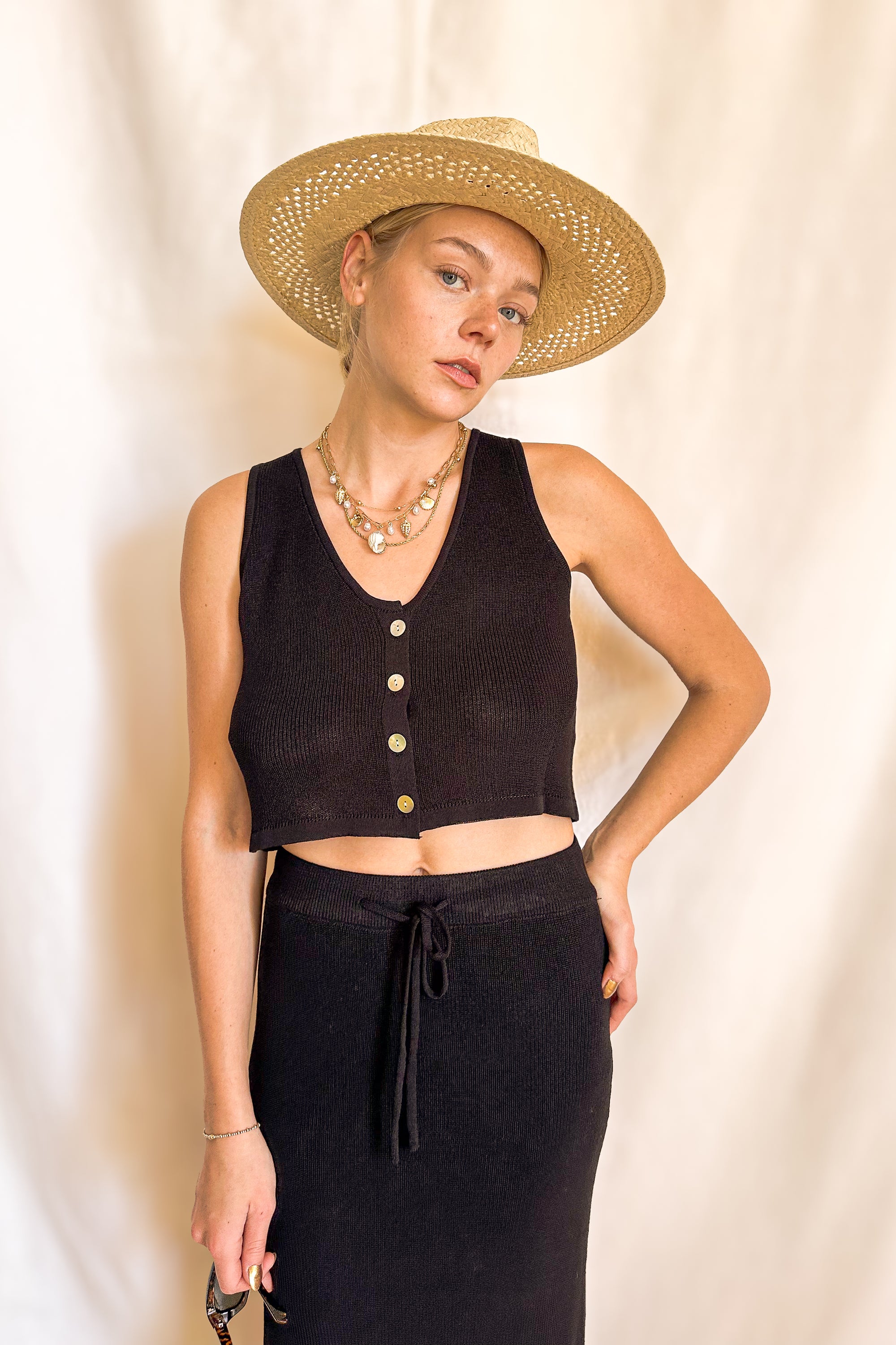 Knit Button Detail Vest Tank Top / Black