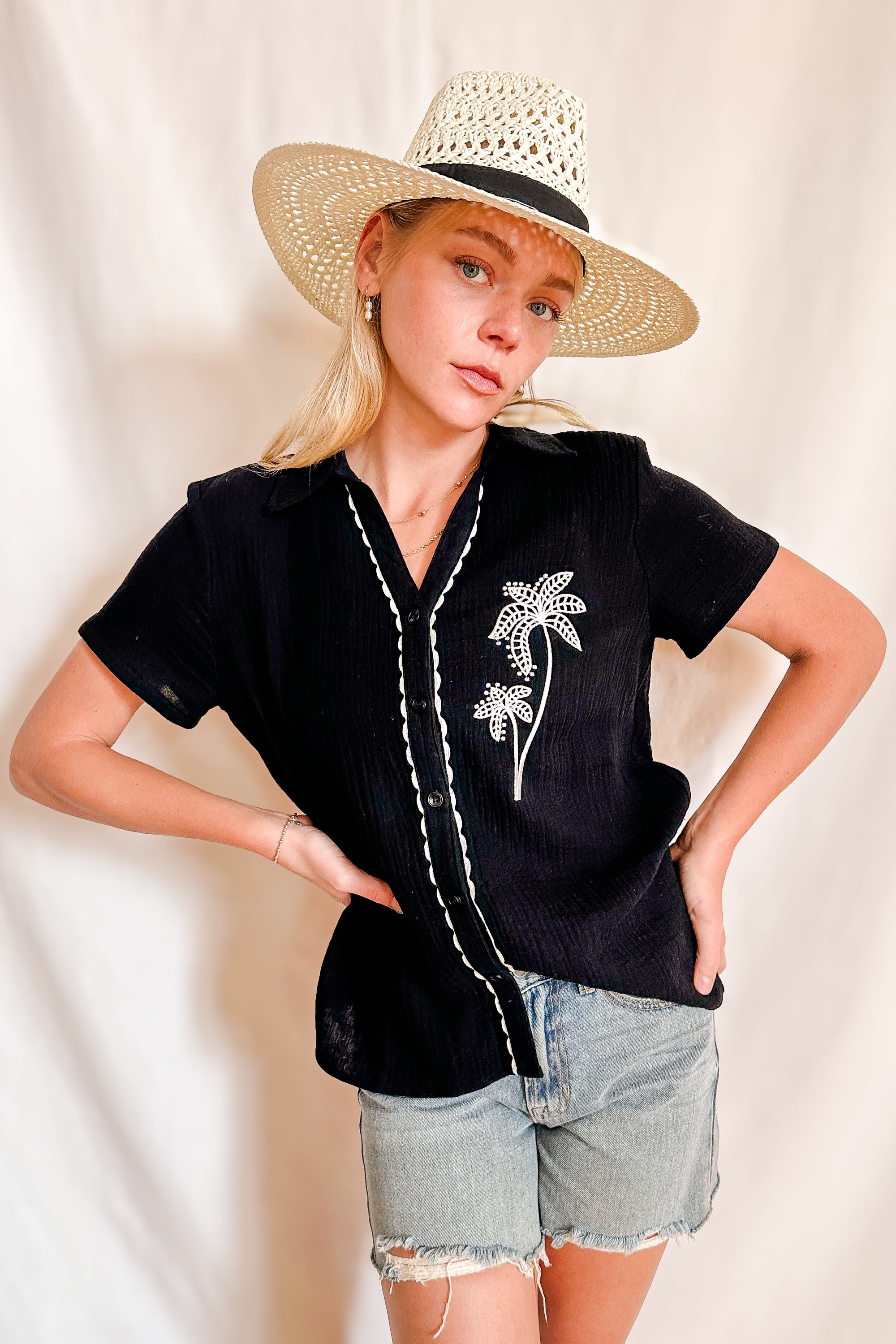 Embroidered Soft Gauze Short Sleeve Top / Black