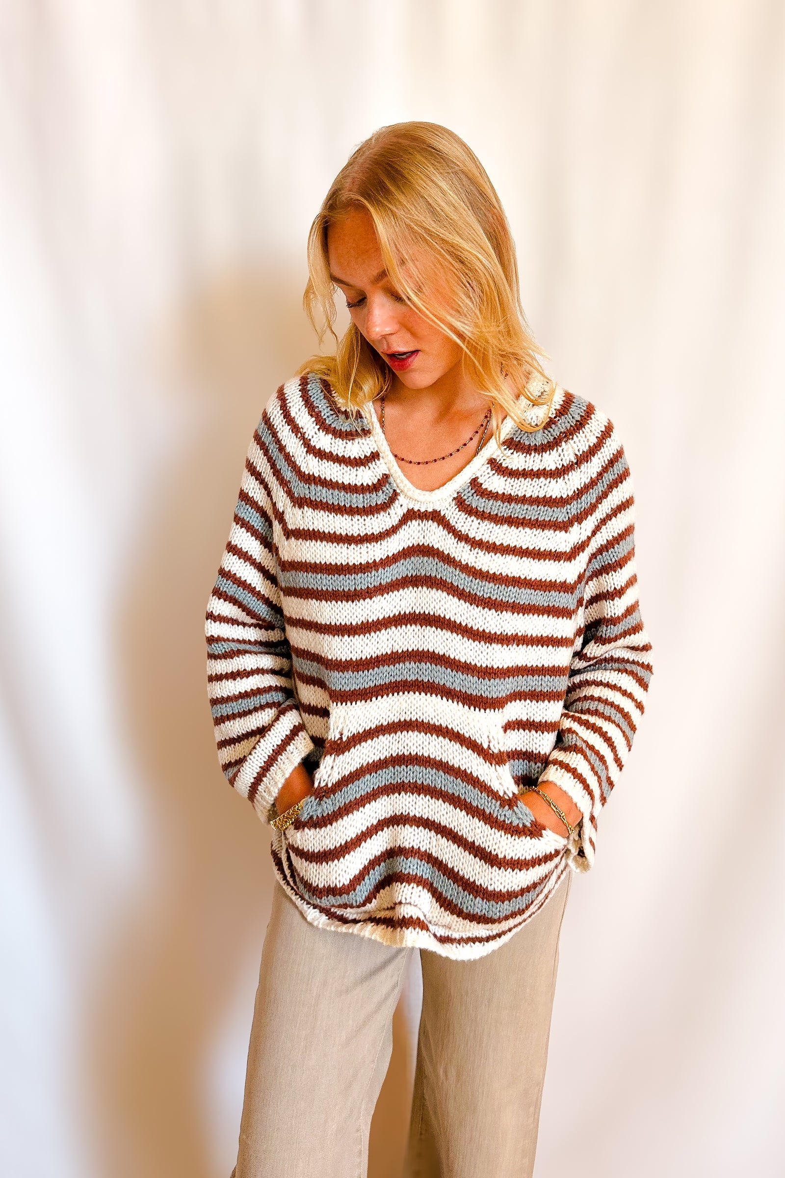 Triple Stripe Beach V-Neck Sweater / Cream