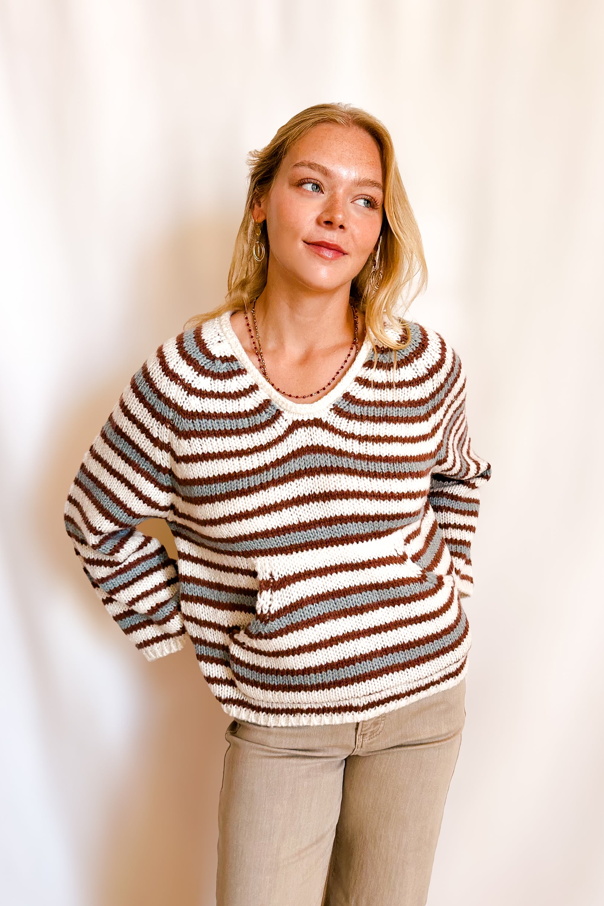 Triple Stripe Beach V-Neck Sweater / Cream