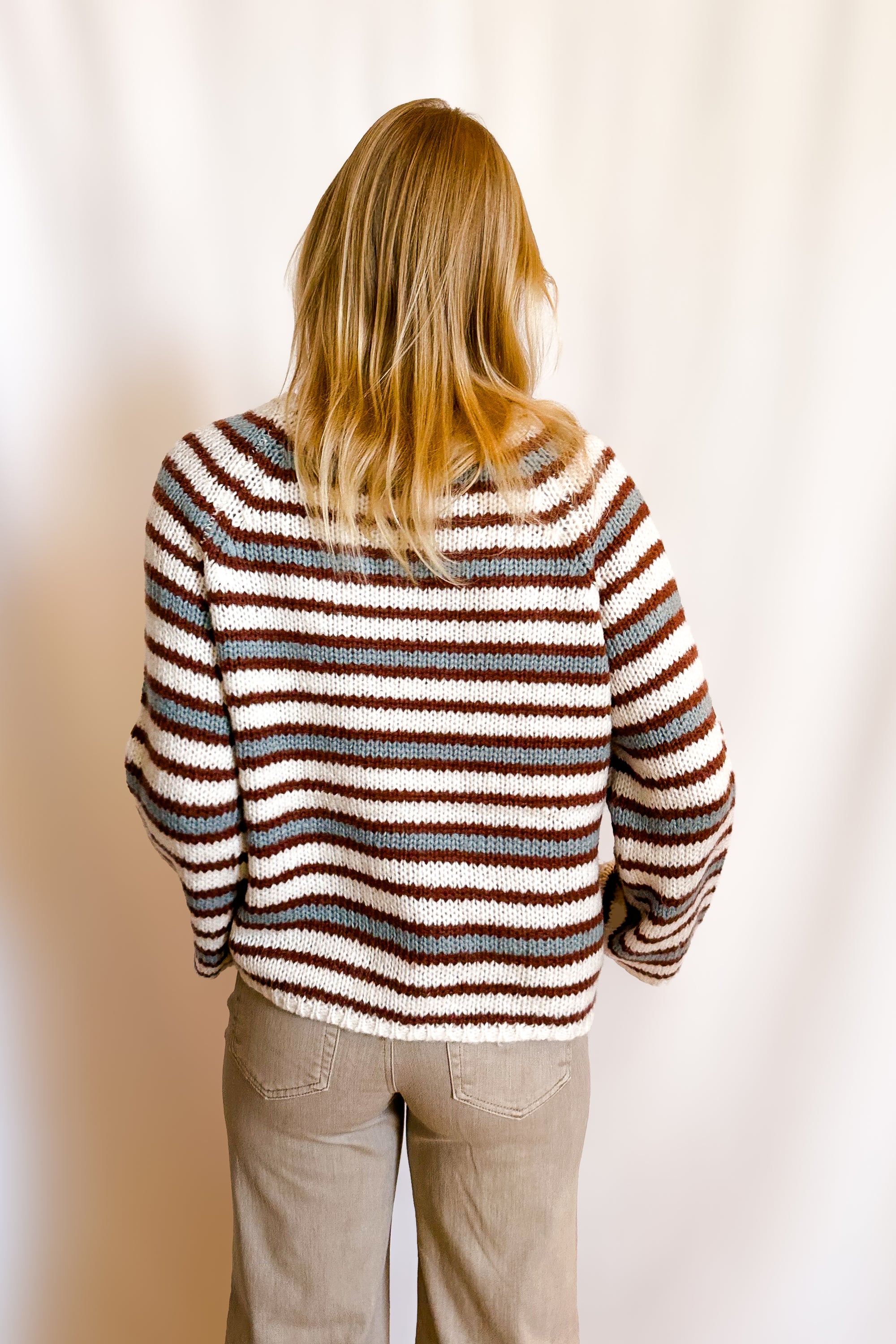 Triple Stripe Beach V-Neck Sweater / Cream
