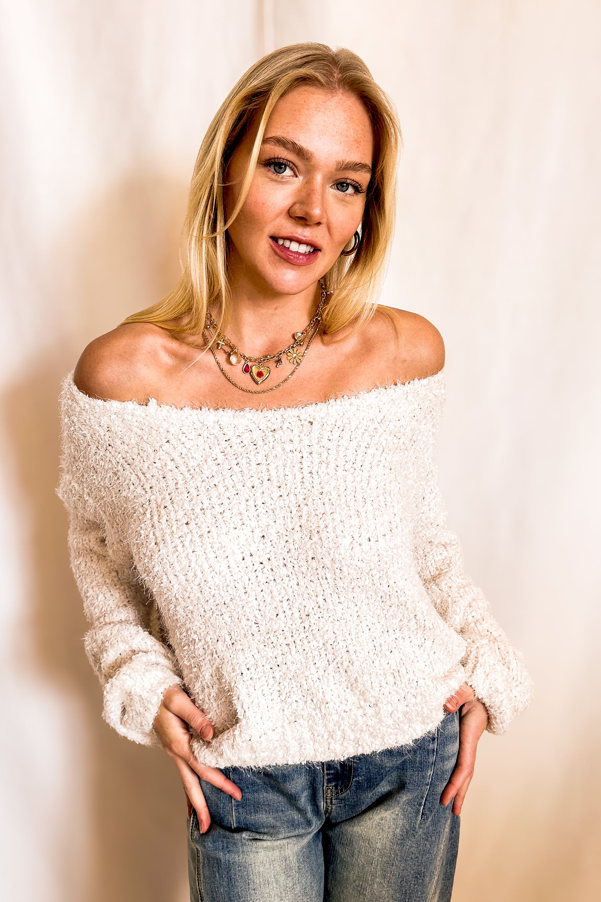 Fluffy V-Neck Sweater / Ivory