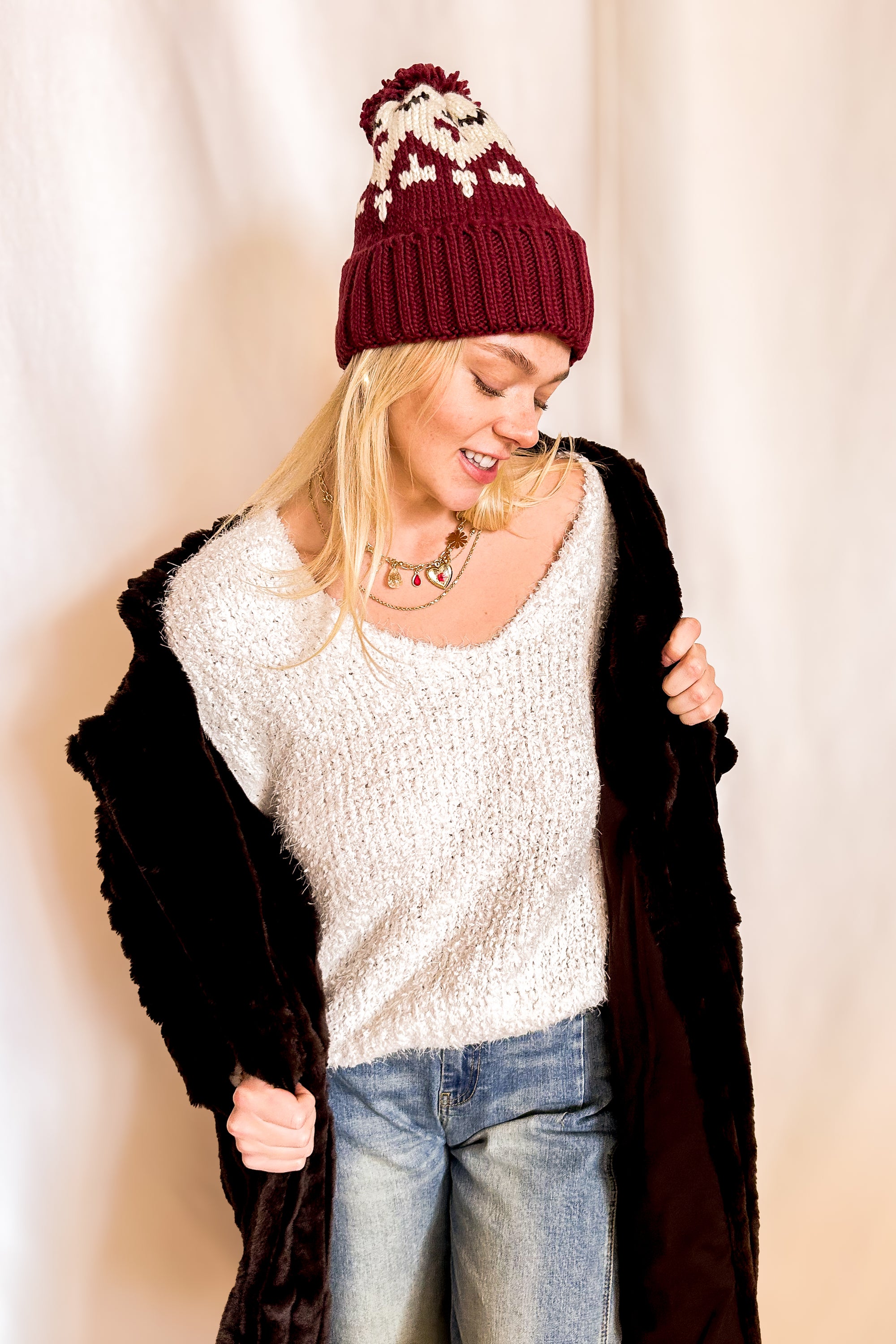 Fluffy V-Neck Sweater / Ivory