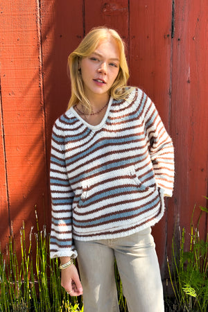 Triple Stripe Beach V-Neck Sweater / Cream