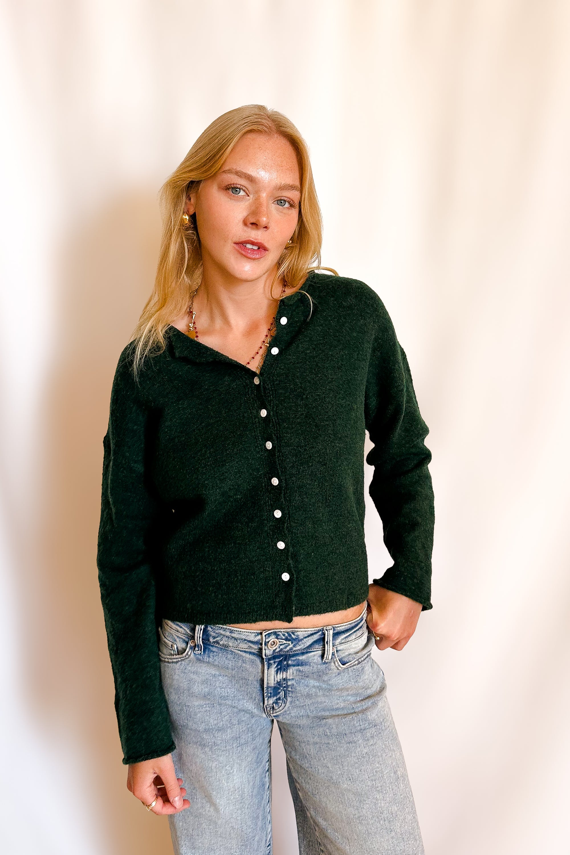 Mini White Button Crop Cardigan / Forest