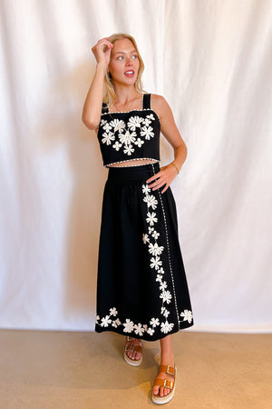 Bold Embroidered Canvas Wrap Skirt / Black/Natural
