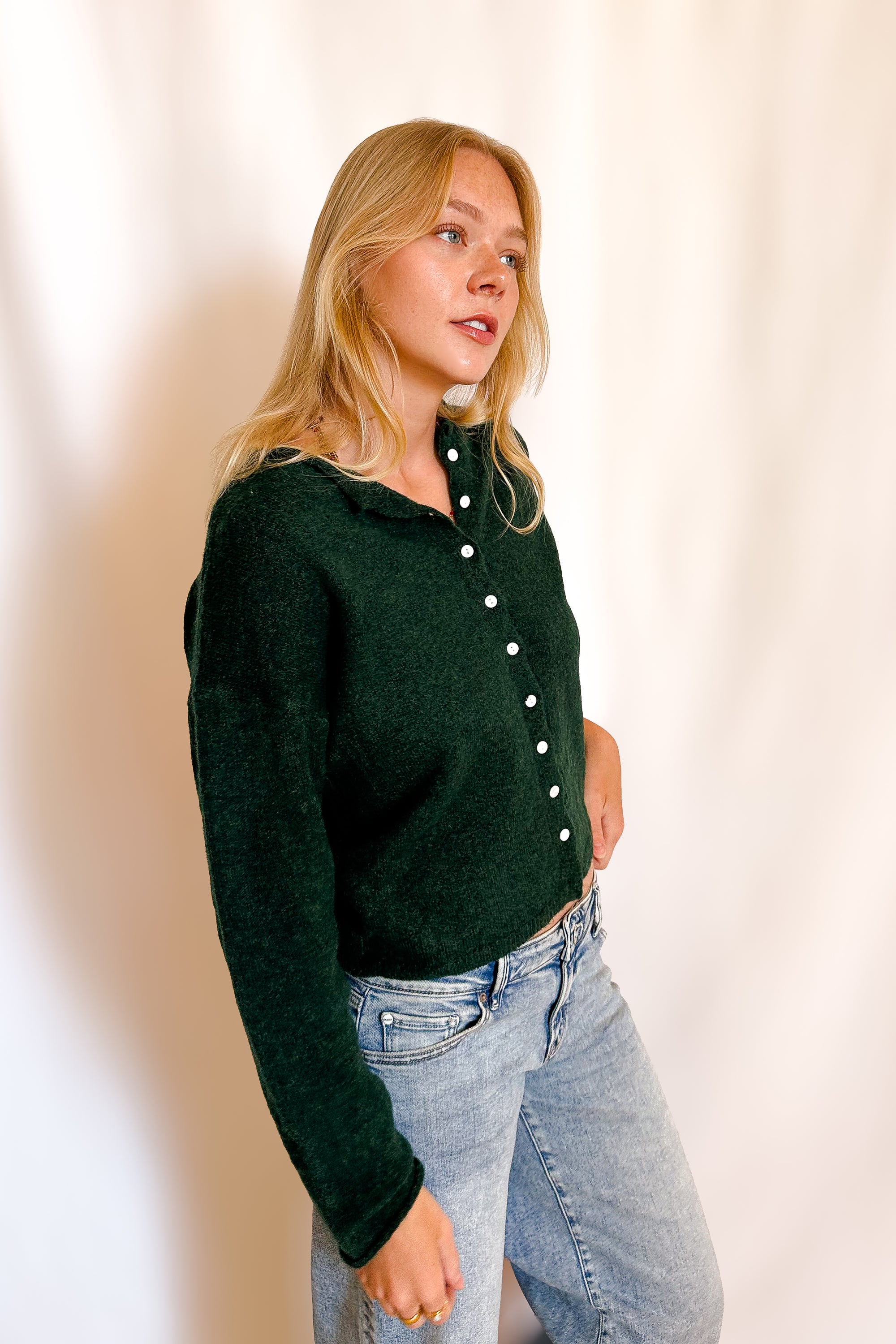 Mini White Button Crop Cardigan / Forest