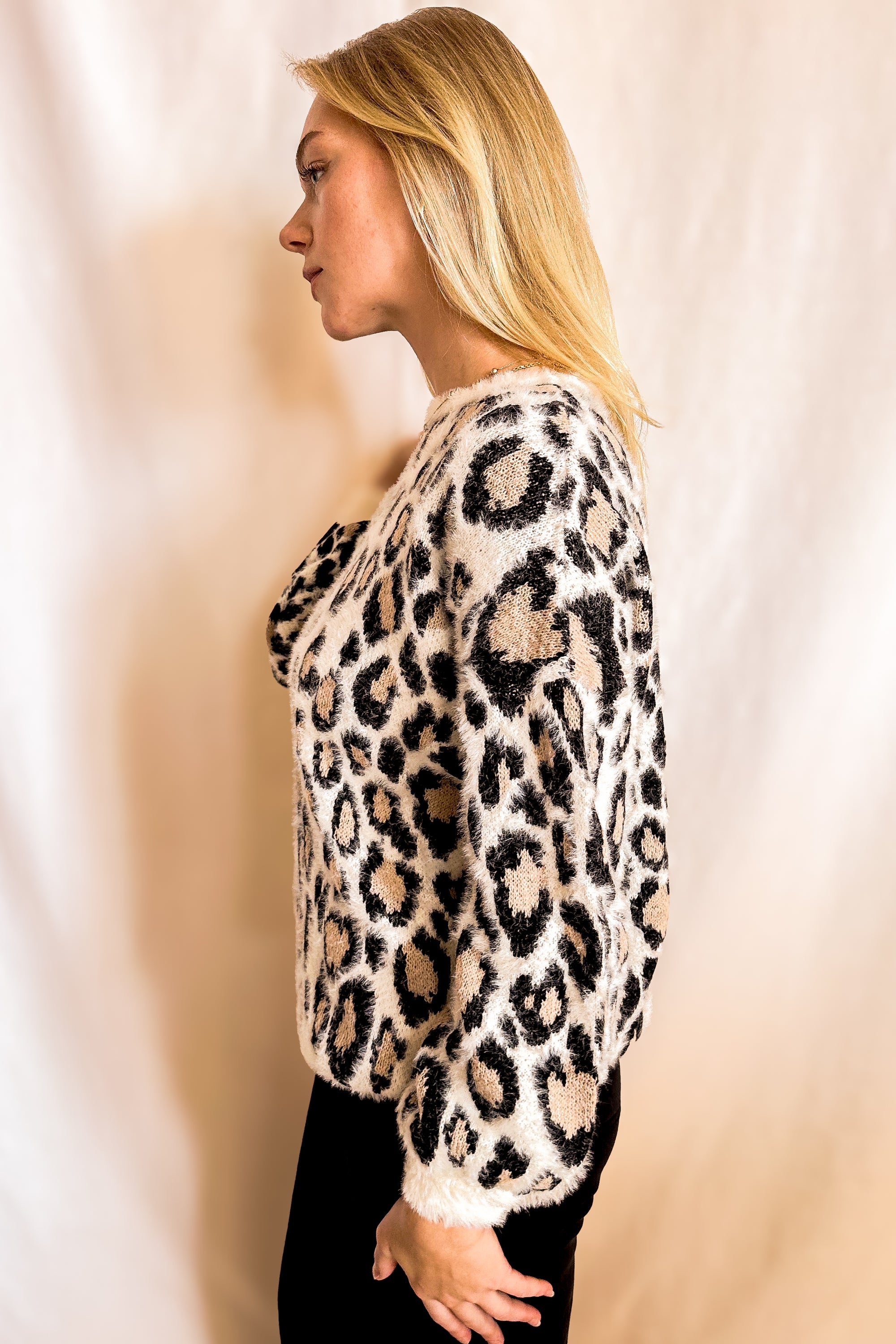 Eyelash Leopard Crewneck Sweater / Ivory