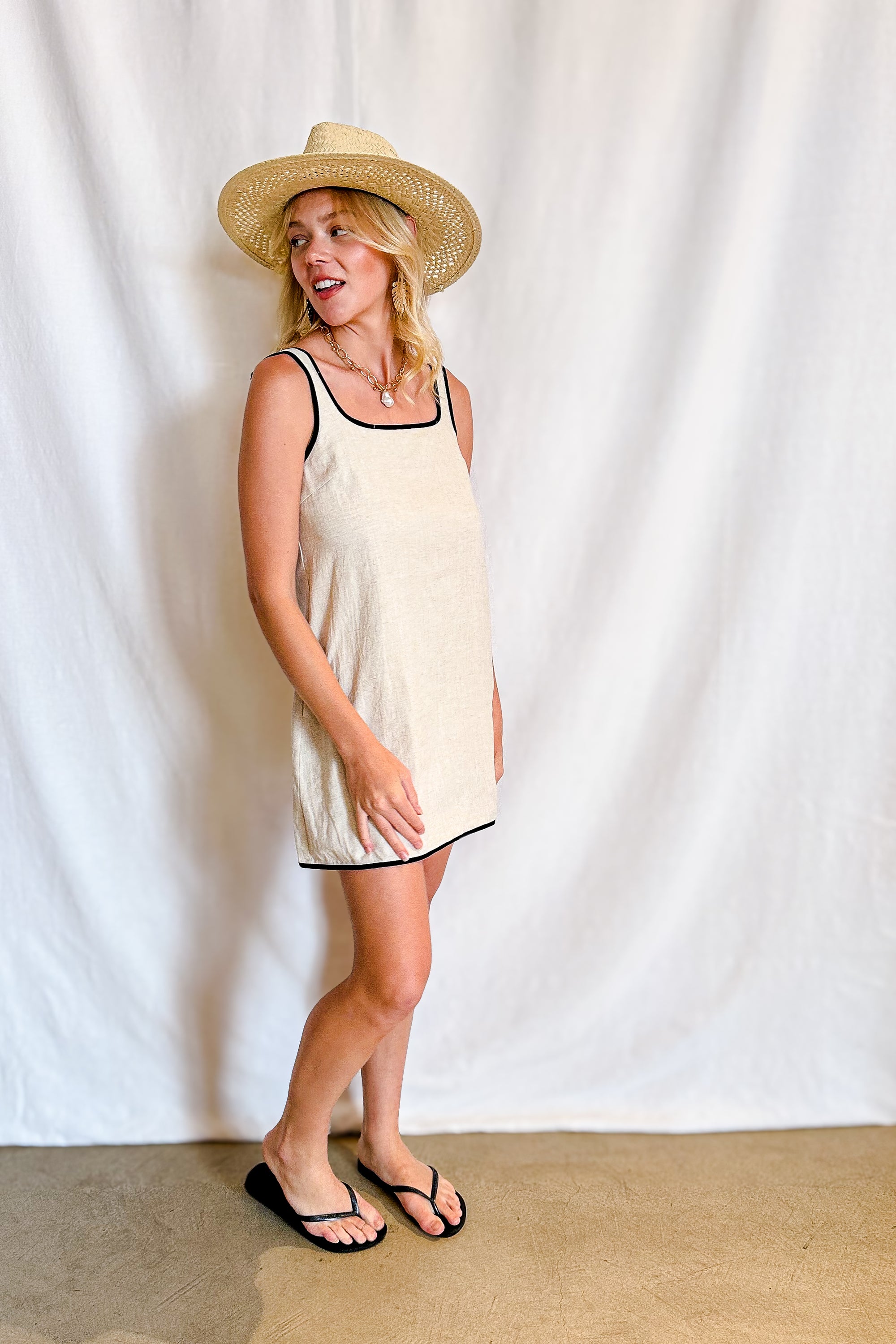 Linen Sleeveless Piping Detail Short Dress / Oat