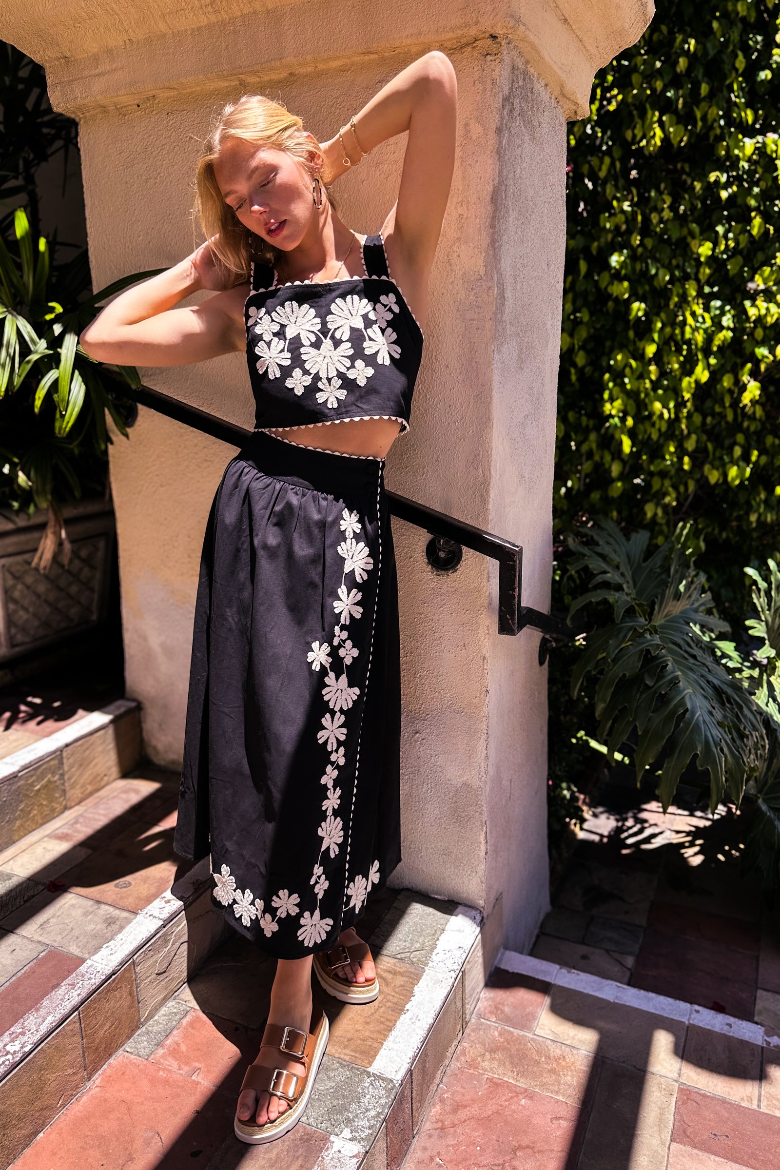 Bold Embroidered Canvas Wrap Skirt / Black/Natural