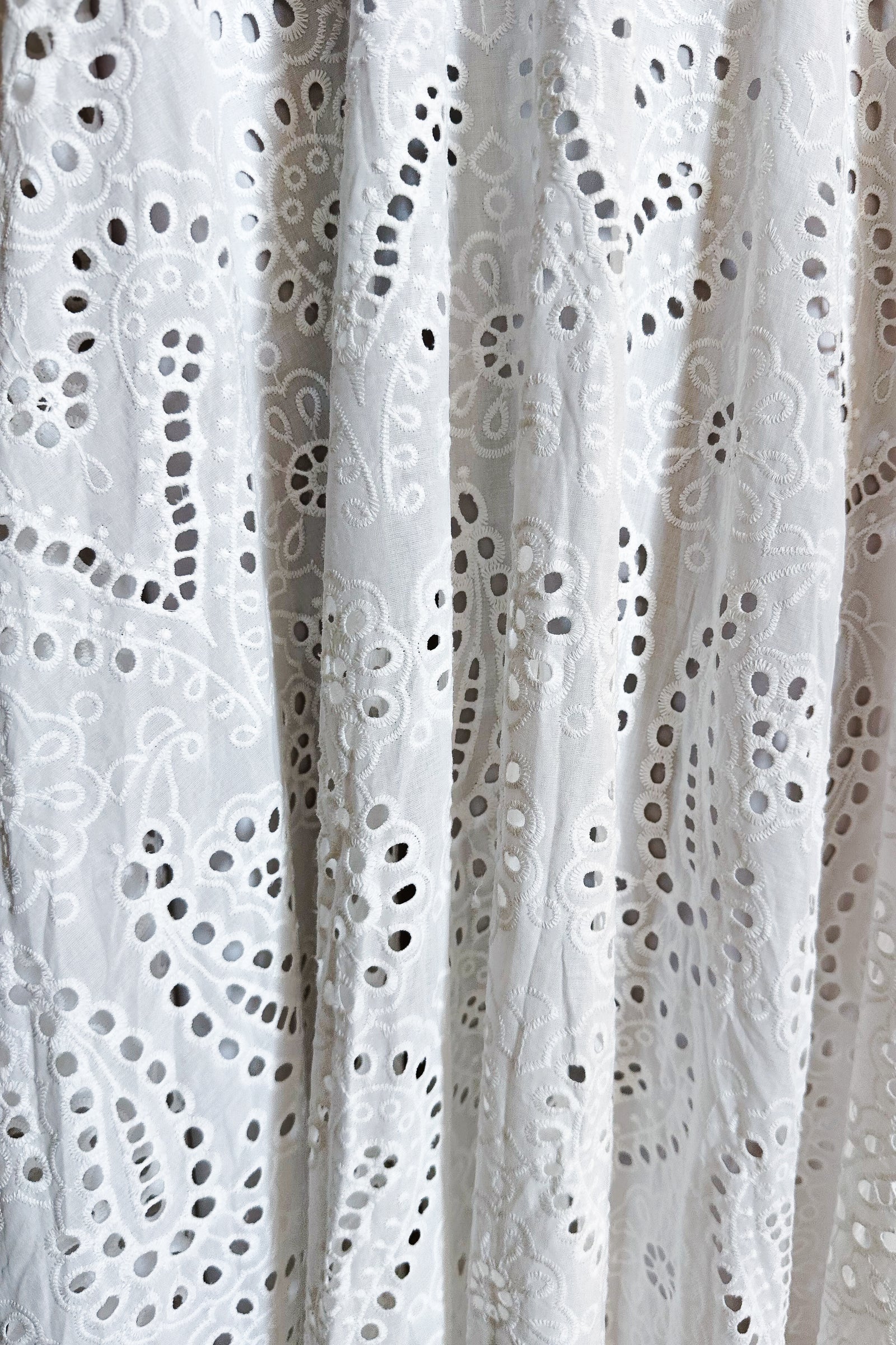 Eyelet Full Midi Skirt / White