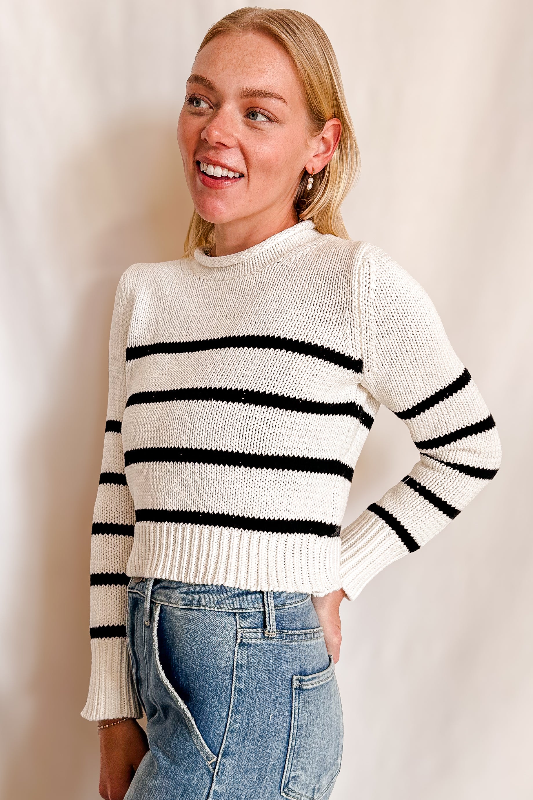 Stripe Rolled Edge Mid Length Sweater / White