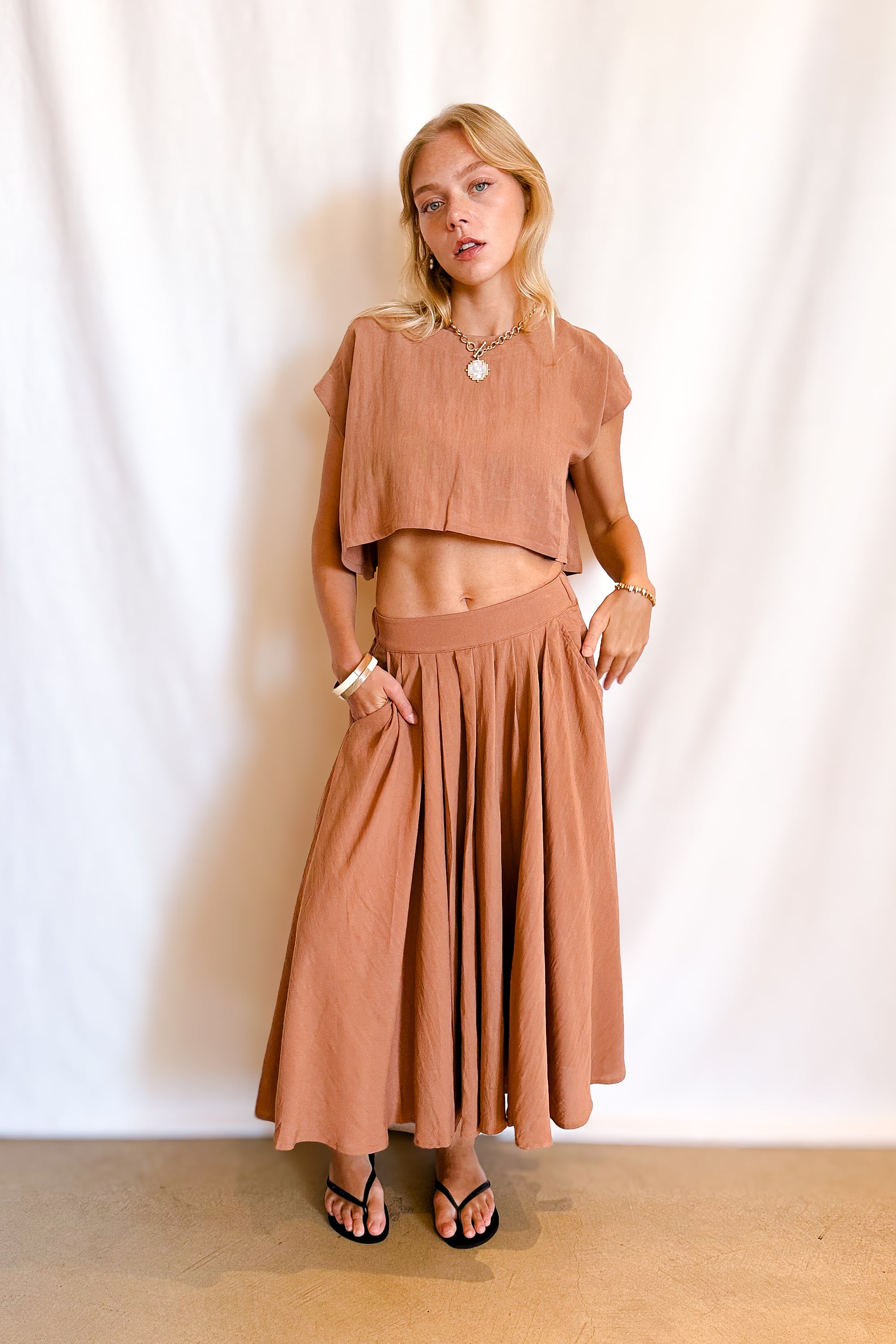 Boxy Loose Crop Sleeveless Top / Mocha