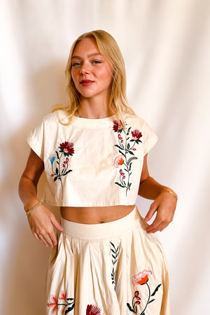 Embroidered Boxy Crop Sleeveless Top / Beige