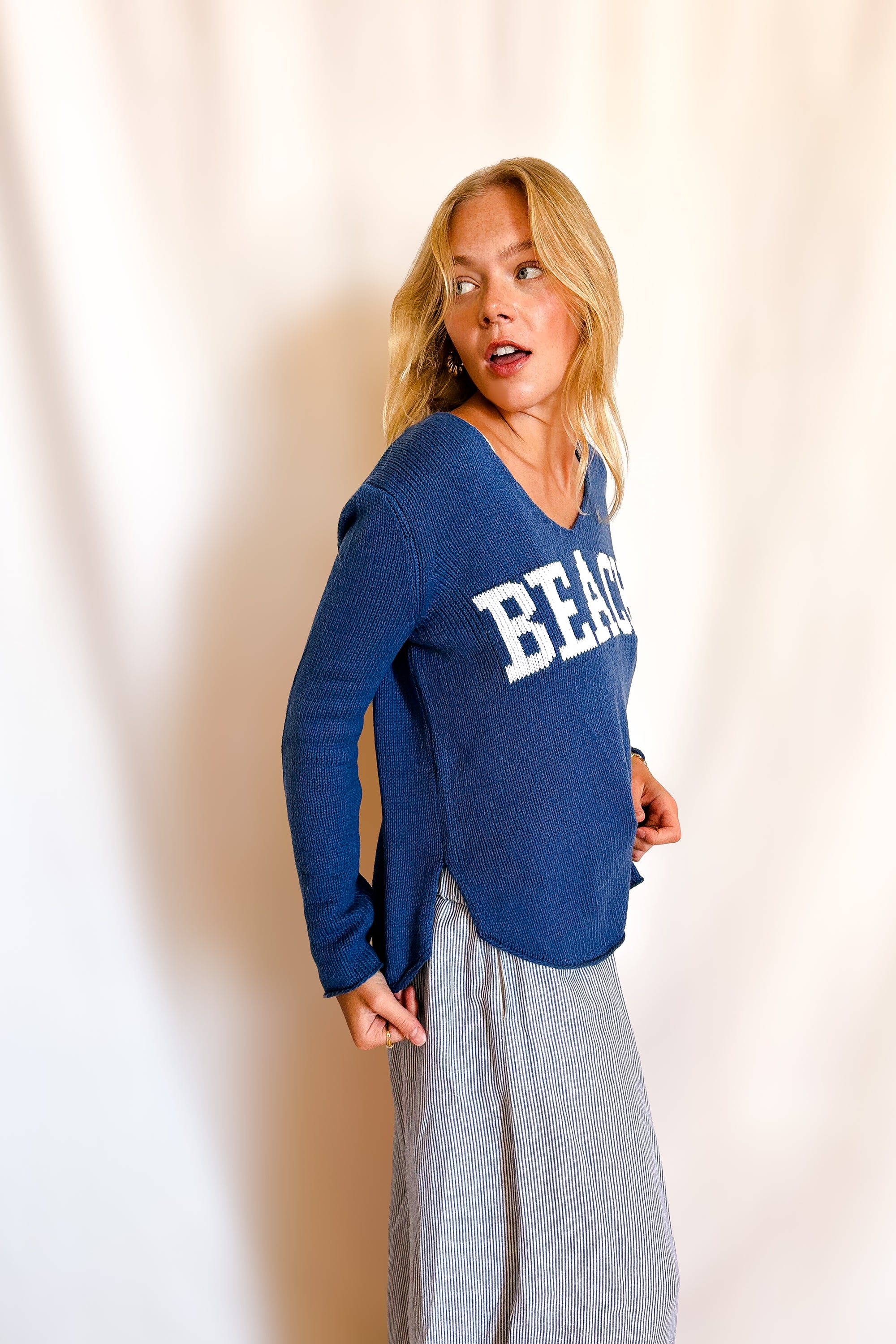 Beach Block Letter V-Neck Sweater / Blue