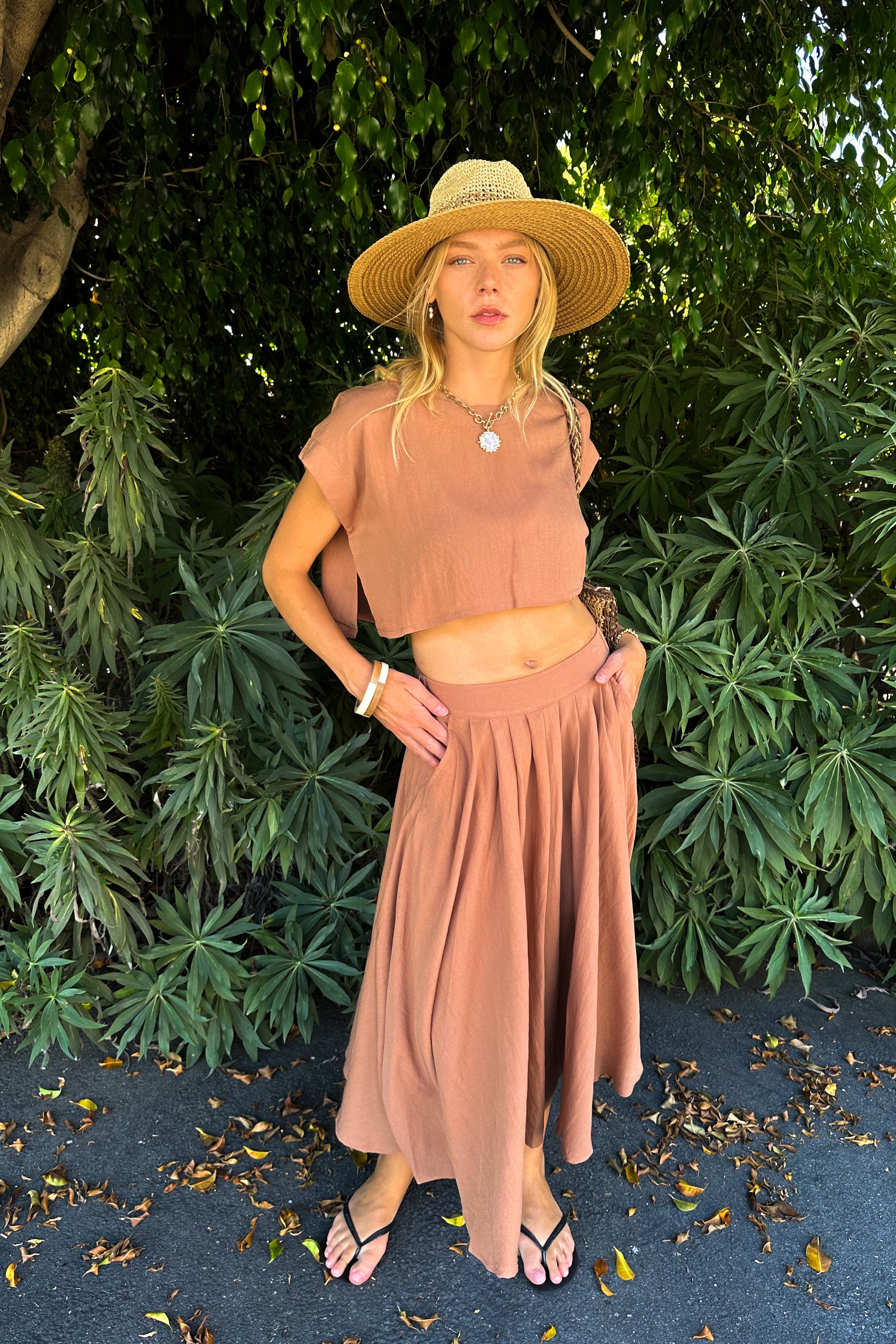 Boxy Loose Crop Sleeveless Top / Mocha
