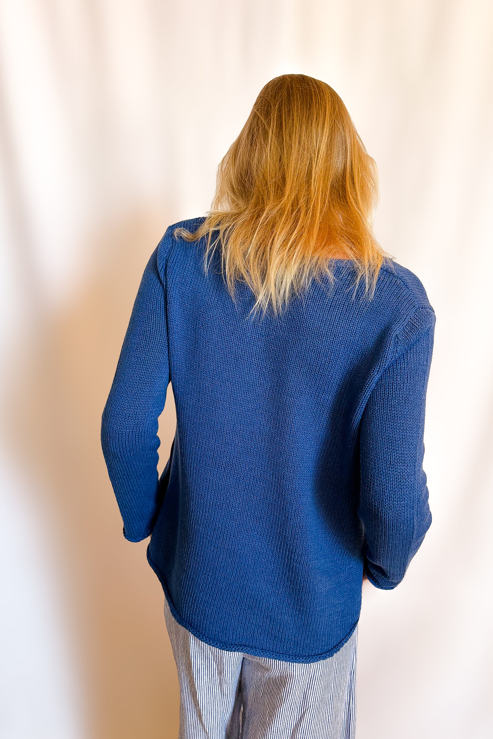 Beach Block Letter V-Neck Sweater / Blue