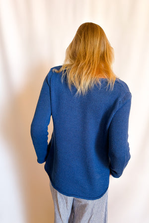 Beach Block Letter V-Neck Sweater / Blue