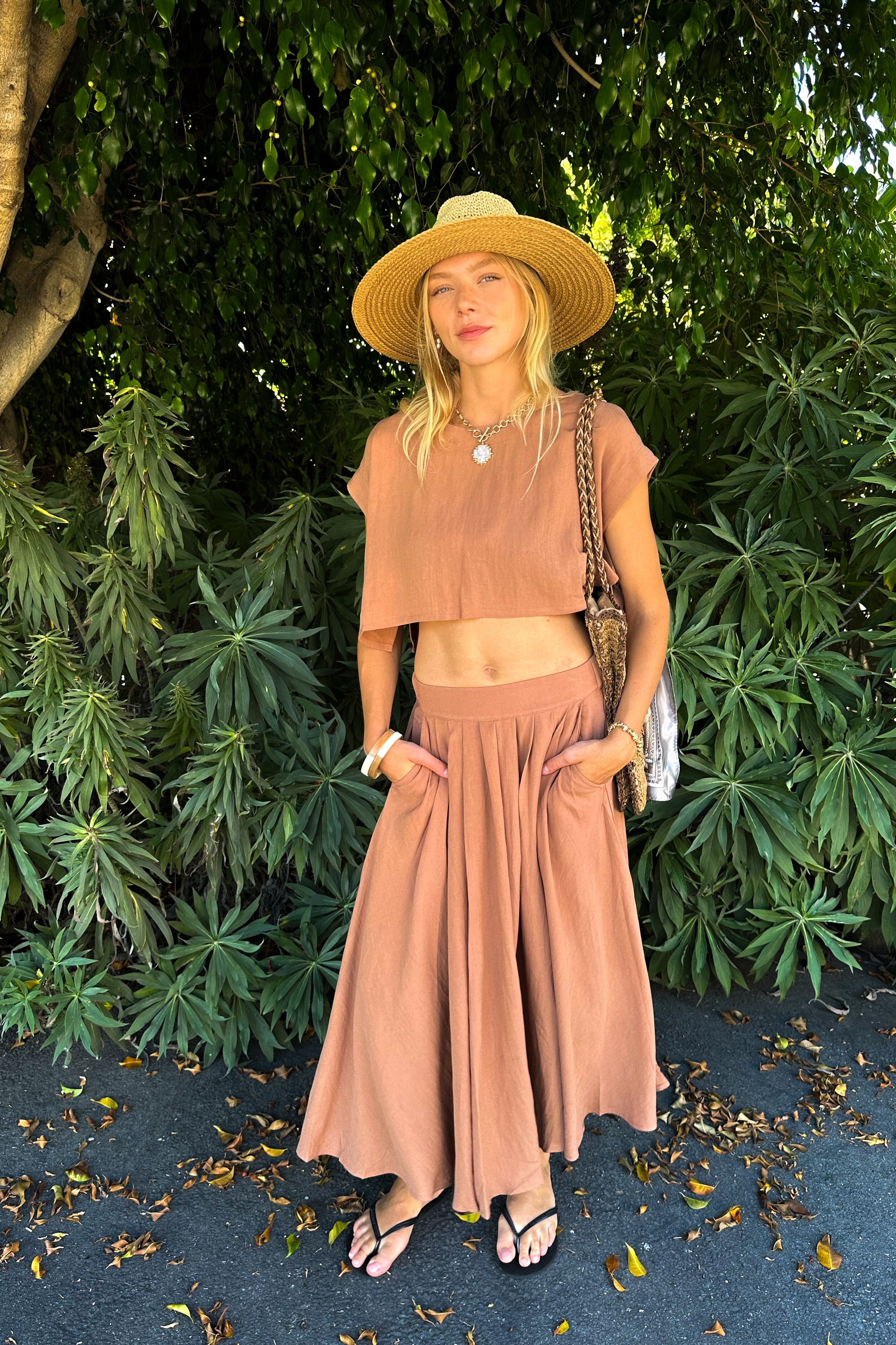Boxy Loose Crop Sleeveless Top / Mocha