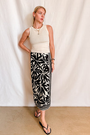 Flower Burst Linen Wrap Skirt / Black