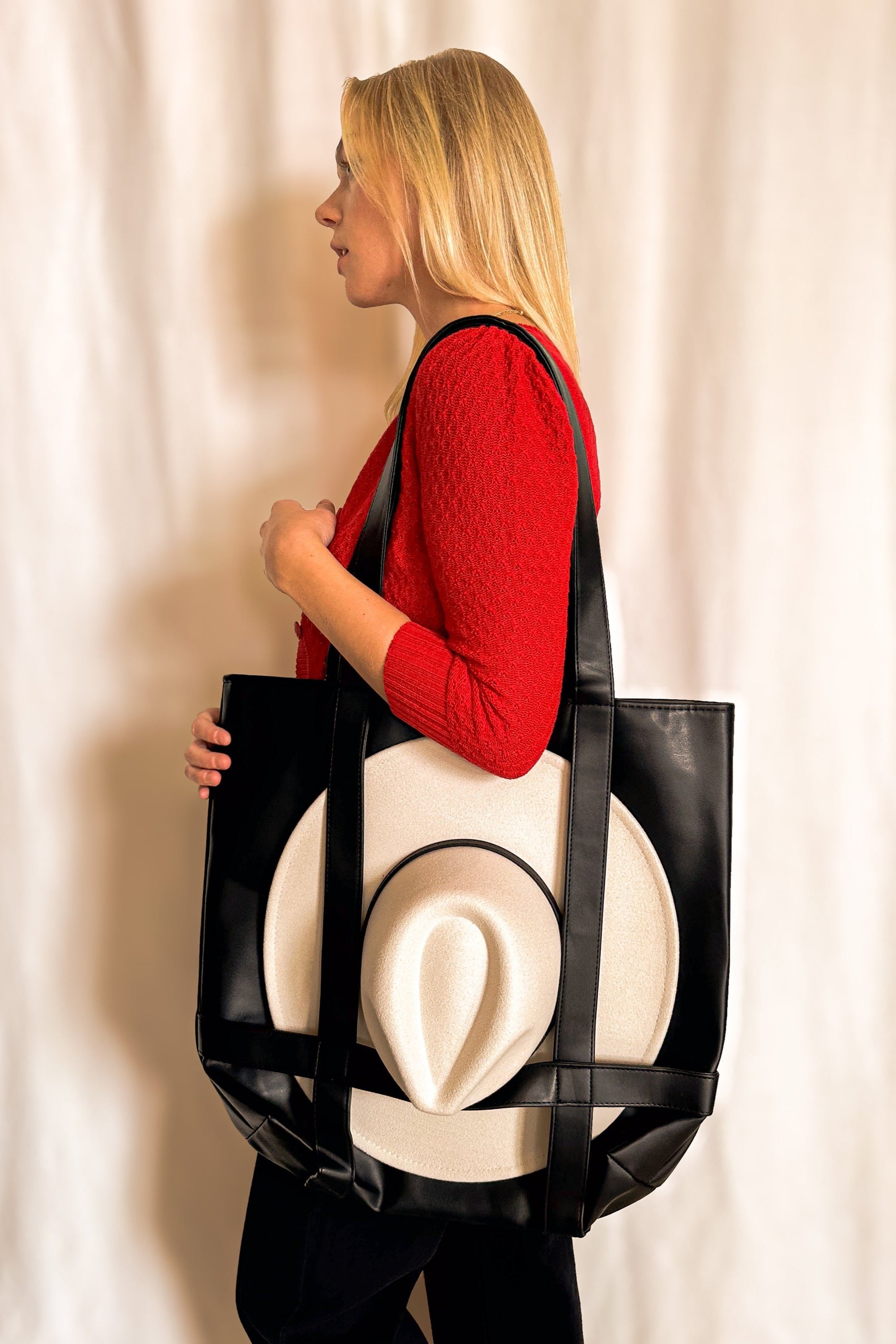 Peather Large Tote w/Hat Carrying Straps / Black