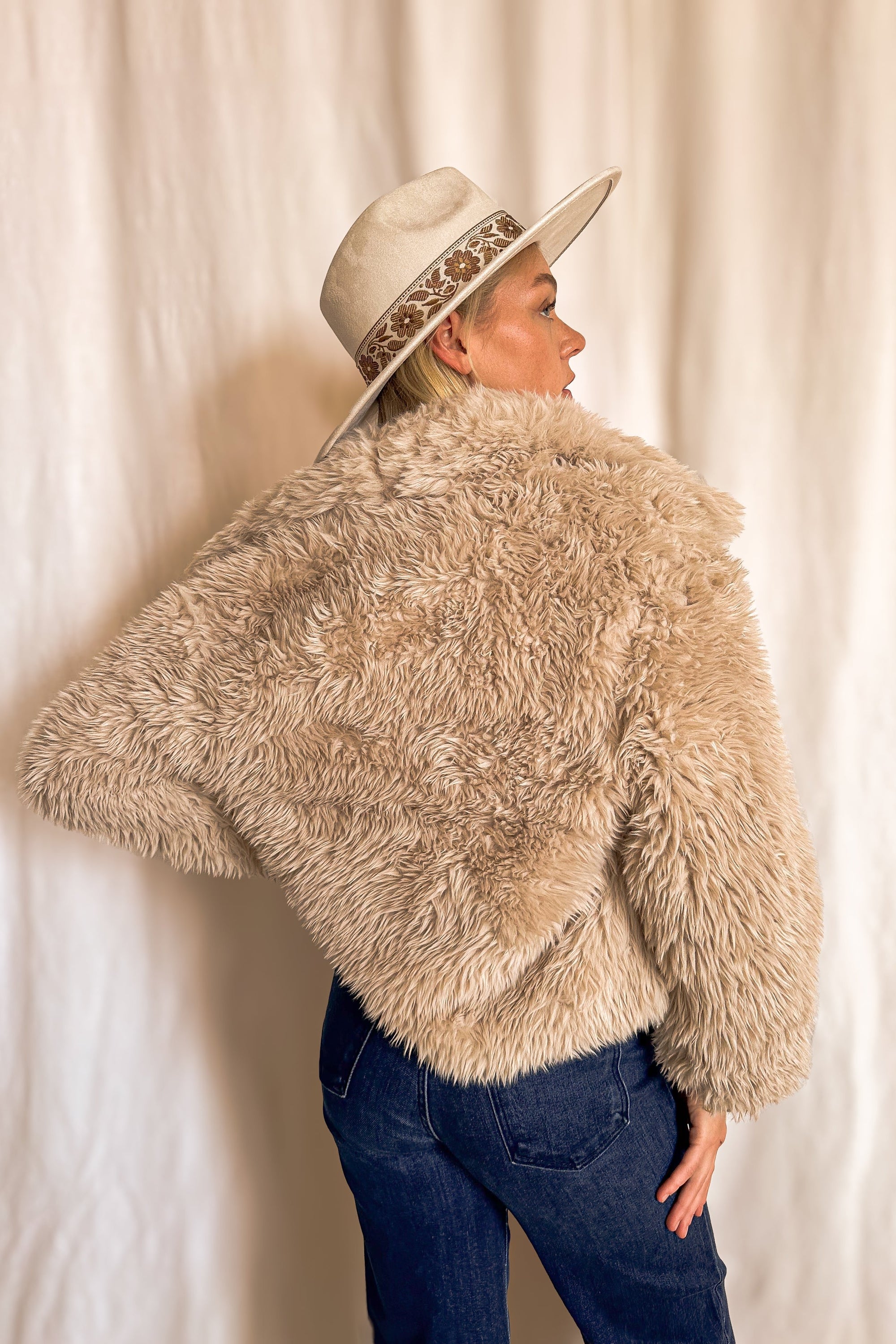 Shag Fur Cardi Jacket / Tan