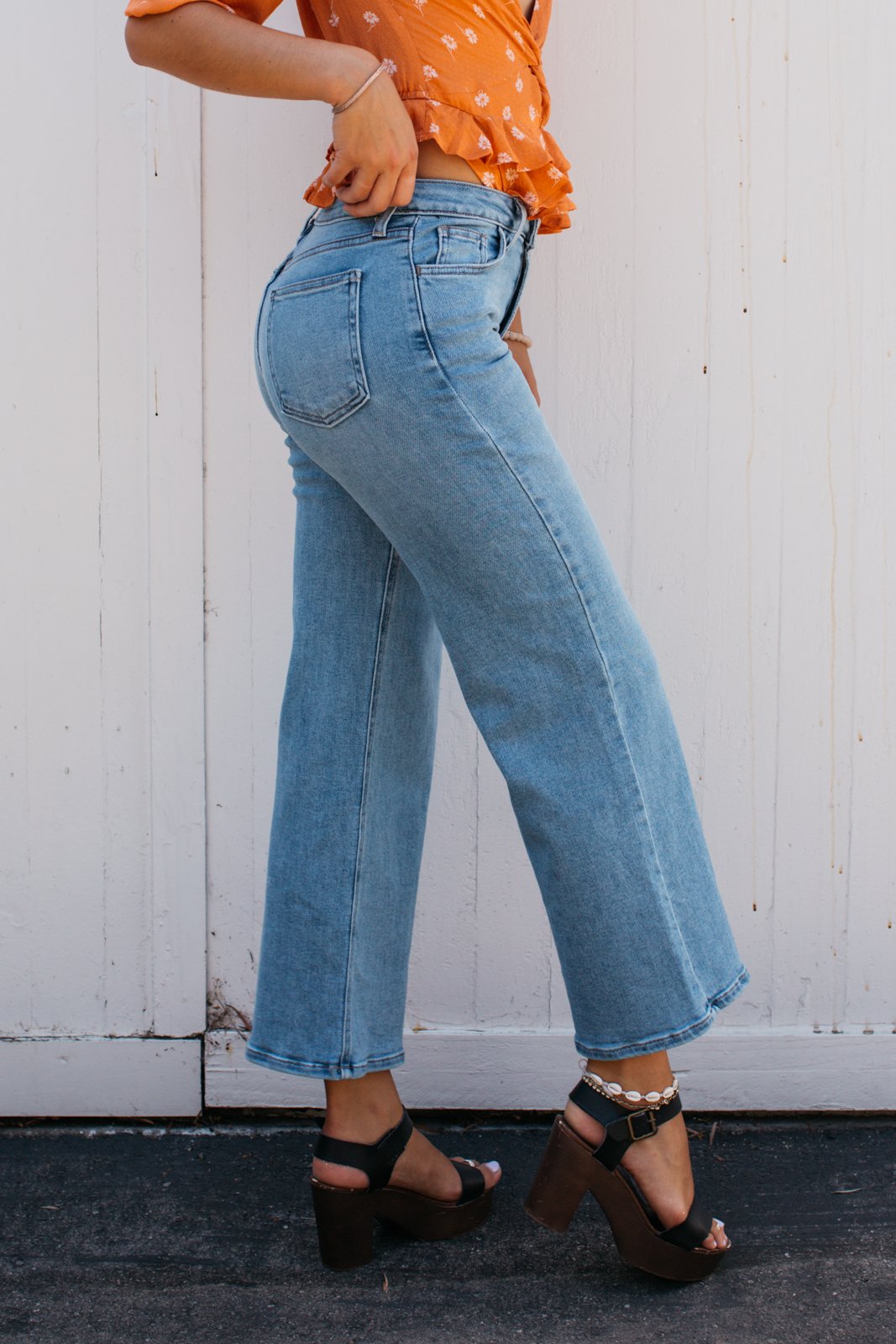 10.5 inch Rise Wide Leg Crop Jean / Medium Wash